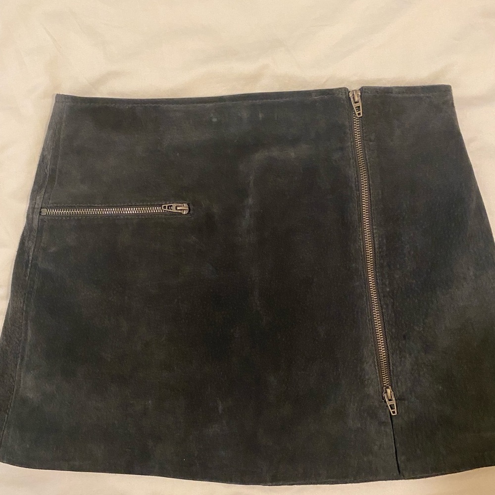 BlankNYC Grey Suede Mini Skirt with Zippers